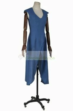 Game Of Thrones Daenerys Targaryen Cosplay Costume 16 Game Of Thrones Daenerys Targaryen Cosplay Costume -CosDream Forge Store game of thrones daenerys targaryen cosplay costume 08